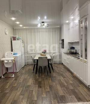 Дом 100м&sup2;, 2-этажный, участок 3 сот.  