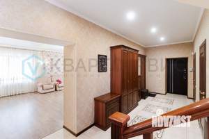 Коттедж 226м², 2-этажный, участок 10 сот.  