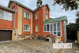Коттедж 240м², 2-этажный, участок 8 сот.  