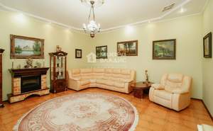 Дом 265м&sup2;, 2-этажный, участок 5 сот.  