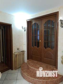 Коттедж 260м², 3-этажный, участок 6 сот.  