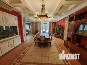 Таунхаус 640м&sup2;, 3-этажный, участок 30 сот.  