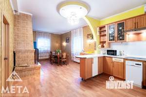 Дом 212м², 2-этажный, участок 6 сот.  