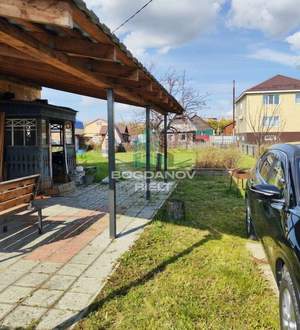 Дом 80м&sup2;, 2-этажный, участок 631 сот.  