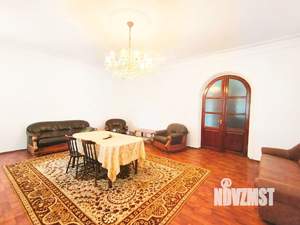 Коттедж 286м&sup2;, 3-этажный, участок 3 сот.  