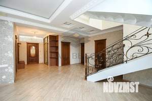 Коттедж 384м&sup2;, 3-этажный, участок 7 сот.  