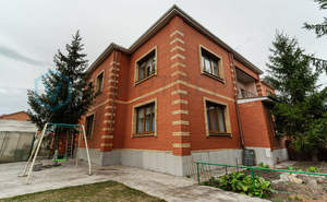Дом 368м², 2-этажный, участок 18 сот.  