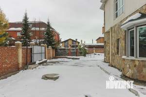 Дом 468м&sup2;, 3-этажный, участок 7 сот.  