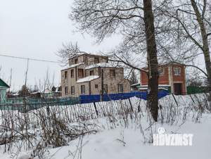 Дом 200м&sup2;, 3-этажный, участок 6 сот.  