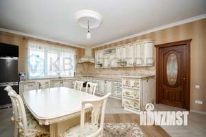 Коттедж 384м&sup2;, 3-этажный, участок 7 сот.  