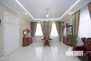 Дом 252м&sup2;, 2-этажный, участок 4 сот.  