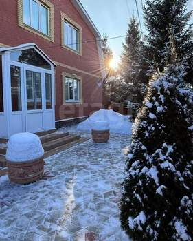 Дом 346м&sup2;, 2-этажный, участок 10 сот.  