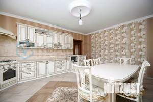 Коттедж 384м&sup2;, 3-этажный, участок 7 сот.  