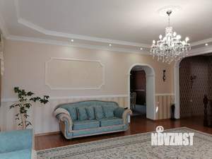 Дом 378м&sup2;, 3-этажный, участок 10 сот.  