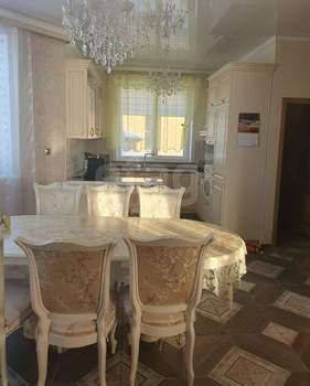 Дом 326м&sup2;, 3-этажный, участок 800 сот.  