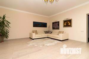 Таунхаус 290м², 3-этажный, участок 3 сот.  