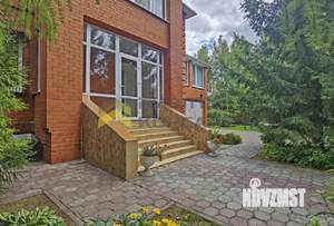 Коттедж 385м², 2-этажный, участок 15 сот.  