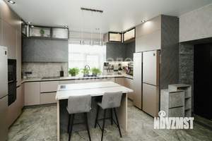 Коттедж 200м², 2-этажный, участок 13 сот.  