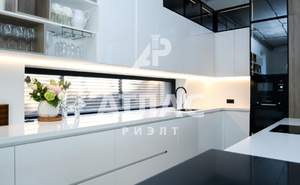 Дом 496м&sup2;, 2-этажный, участок 11 сот.  