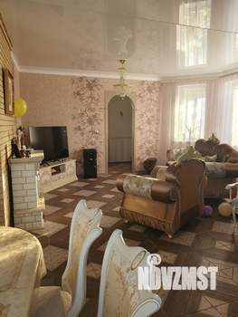 Дом 386м&sup2;, 3-этажный, участок 8 сот.  