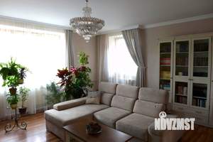 Коттедж 267м&sup2;, 2-этажный, участок 13 сот.  