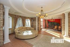 Дом 640м², 3-этажный, участок 30 сот.  