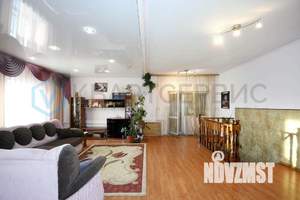 Коттедж 265м², 3-этажный, участок 4 сот.  