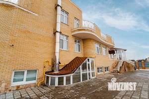 Коттедж 800м&sup2;, 3-этажный, участок 20 сот.  