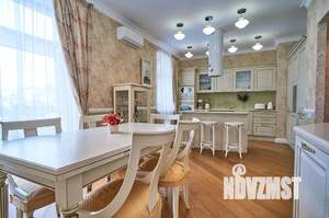 Таунхаус 300м², 4-этажный, участок 1 сот.  