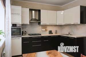 Дом 323м&sup2;, 3-этажный, участок 9 сот.  