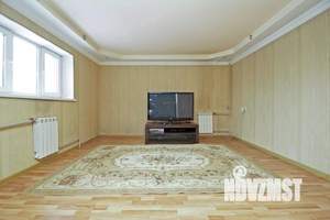 Дом 490м&sup2;, 3-этажный, участок 7 сот.  