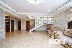 Коттедж 384м&sup2;, 3-этажный, участок 7 сот.  