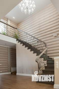 Коттедж 220м&sup2;, 2-этажный, участок 9 сот.  