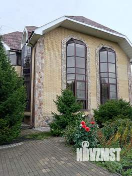 Коттедж 302м², 2-этажный, участок 20 сот.  