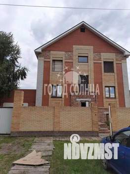 Коттедж 246м&sup2;, 3-этажный, участок 10 сот.  