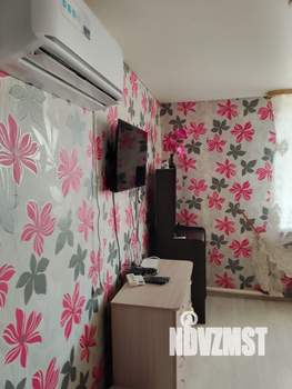 Дом 100м&sup2;, 2-этажный, участок 6 сот.  