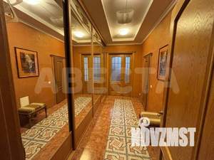 Коттедж 302м&sup2;, 3-этажный, участок 20 сот.  