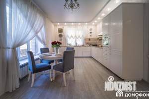 Дом 180м&sup2;, 2-этажный, участок 10 сот.  