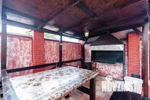 Дом 400м&sup2;, 3-этажный, участок 4 сот.  