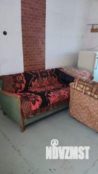 Дом 30м&sup2;, 2-этажный, участок 6 сот.  