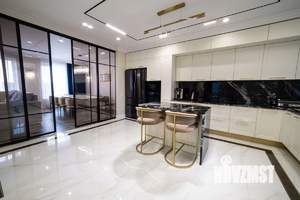 Дом 160м&sup2;, 2-этажный, участок 4 сот.  