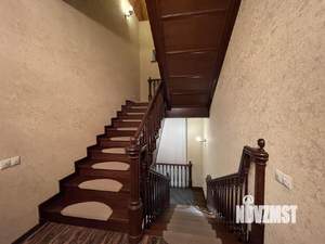 Коттедж 452м², 3-этажный, участок 10 сот.  