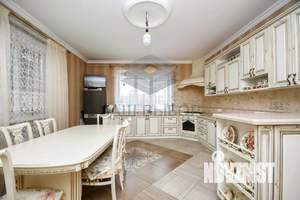 Коттедж 384м&sup2;, 3-этажный, участок 7 сот.  