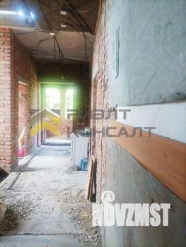 Дом 333м&sup2;, 2-этажный, участок 6 сот.  