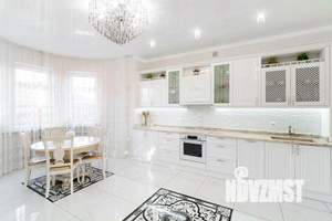 Дом 268м², 2-этажный, участок 9 сот.  