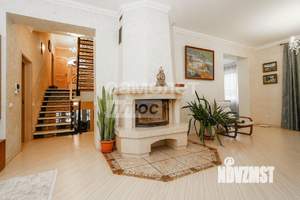 Коттедж 325м², 3-этажный, участок 10 сот.  