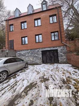 Дом 200м&sup2;, 2-этажный, участок 10 сот.  