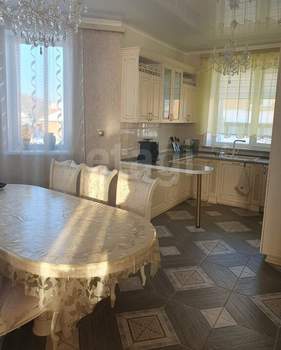 Дом 326м&sup2;, 3-этажный, участок 800 сот.  