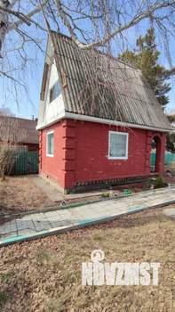 Дом 15м&sup2;, 2-этажный, участок 6 сот.  