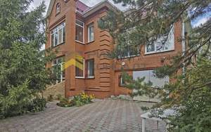 Дом 385м², 2-этажный, участок 15 сот.  